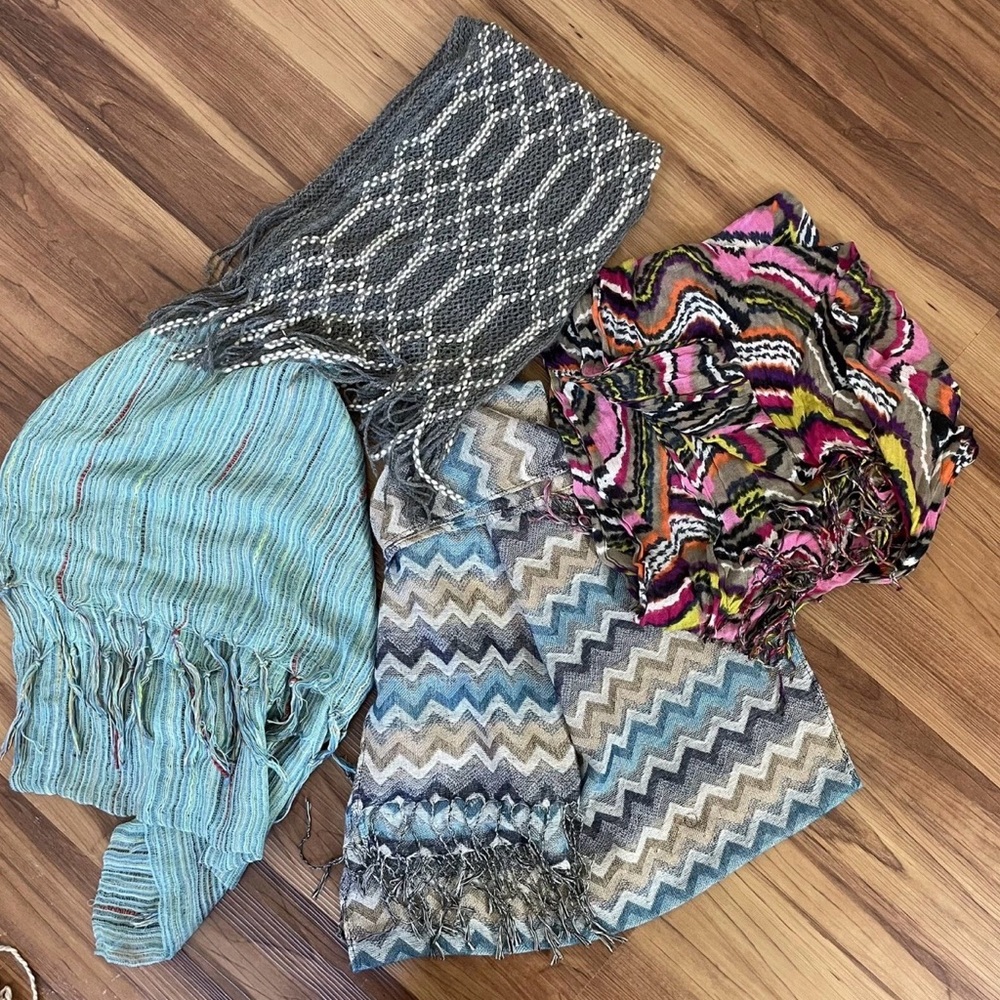 Bundle of 4 Women’s Fashion Scarves Fringe Chevron Knit Multicolor Lightweight